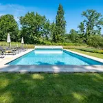 Вилла Domaine La Moulinasse *